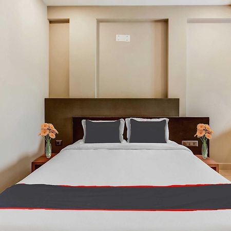 Collection O Yashas Serviced Apartment Vanivilasa Puram Exteriör bild